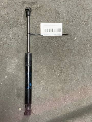 Амортизатор під капот Порше MACAN S