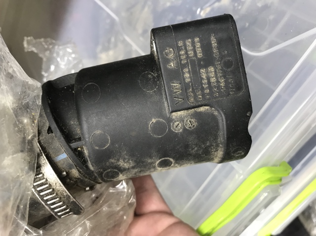 Патрубок турбіни вихлопних газів 03L131111H VAG