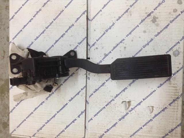 Підаль газу 180029W100 NISSAN