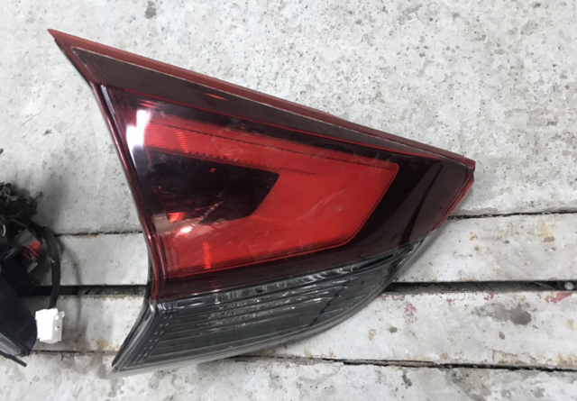 Ліхтар задній лівий 265556FP5A NISSAN