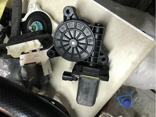 Склопідйомник (механізм переміщення скла) 807209299R RENAULT