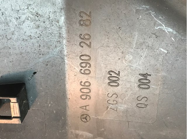 Молдинг заднього правого крила A9066902682 MERCEDES