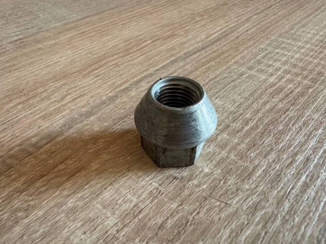 Гайка колеса 102700200B TESLA