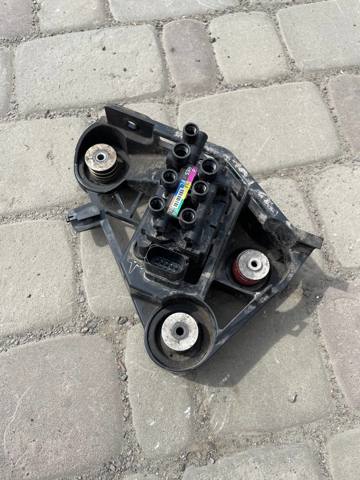 Блок шинних кранів 102791900B TESLA
