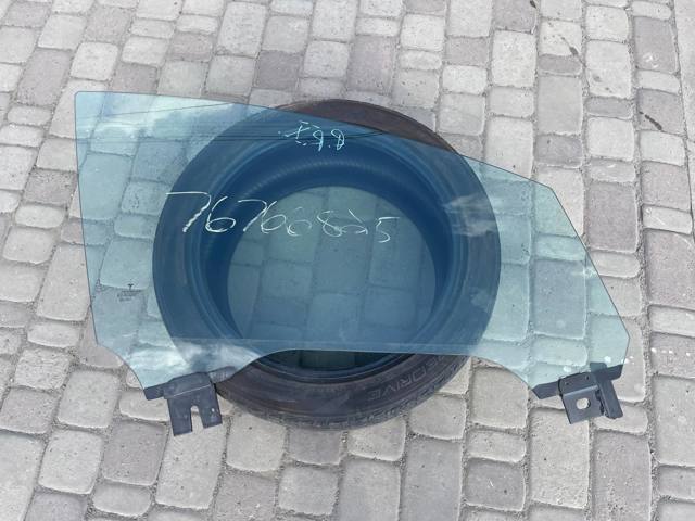 Скло передньої правої двері 102882300J TESLA