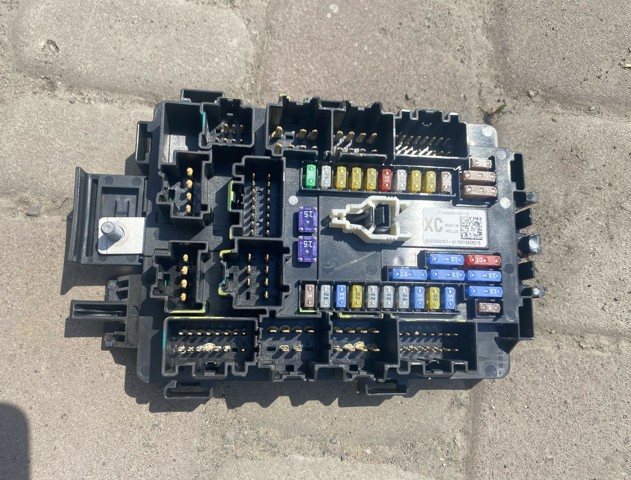 Коробка запобіжників 103440901C TESLA
