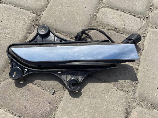 Ручка передньої двері зовнішня права 103541900D TESLA