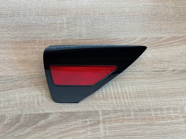 Накладка заднього правого крила 110078199D TESLA