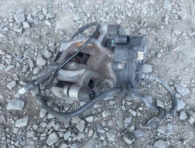 Задній гальмівний супорт лівий 34206883033 BMW