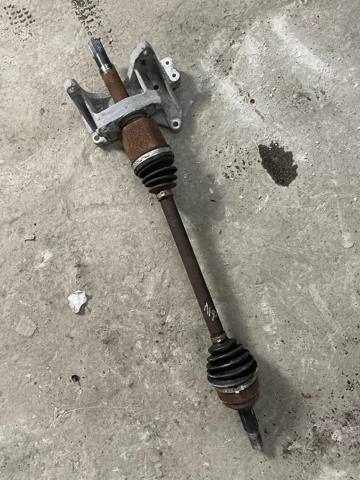 Піввісь передня, права 391005SA2A NISSAN