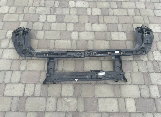 Кронштейн бампера заднього, центральний 51127378532 BMW