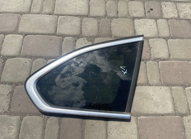 Стукло багажника, праве 51377406872 BMW