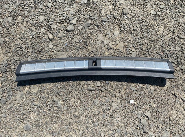 Накладка перегородки 51477413689 BMW