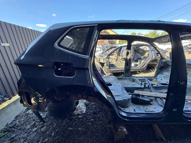 Бічна частина задні праві 5N0809844 VAG