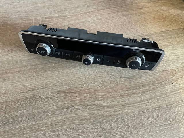 Блок управління кондиціонером 83A820043G VAG