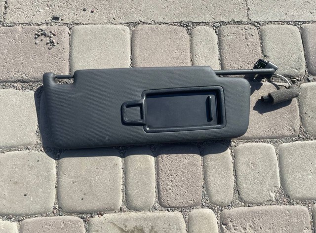 Козирок сонцезахисний 83A857552F7C0 VAG