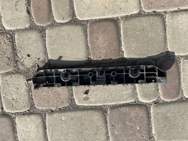Направляюча заднього бампера, ліва 852275SK0A NISSAN