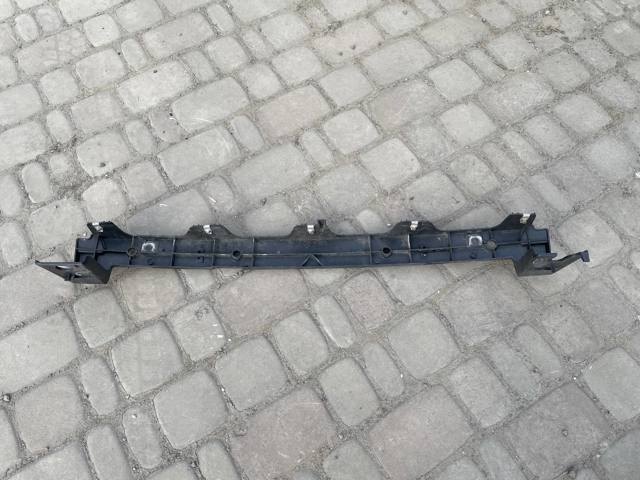 Кронштейн решітки радіатора HJ5Z8A284A FORD