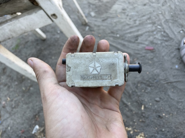 Жабка стопів 56045043AG CHRYSLER