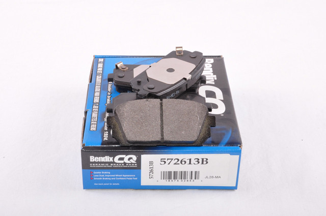 Комплект задніх колодок 572613B BENDIX