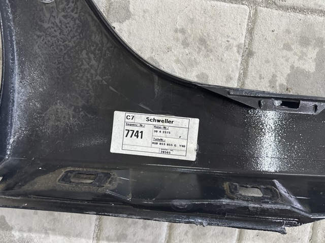 Накладка зовнішня (молдинг) порога, лівий 4G0853855G VAG