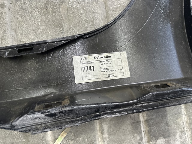 Накладка зовнішня (молдинг) порога, правий 4G0853856G VAG