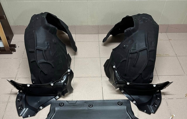 Підкрилок передній лівий 8W0821171G VAG