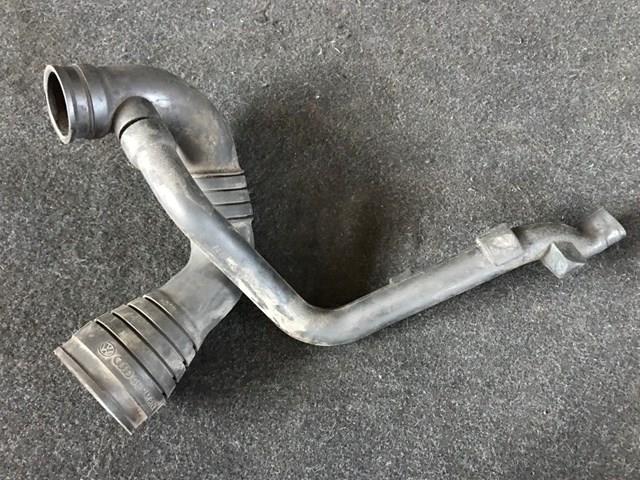 Трубка картера повітряна 028103493AF VAG