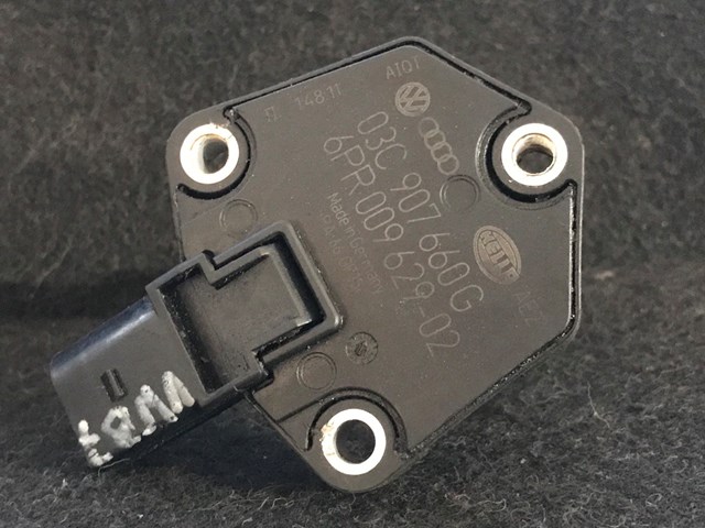 Датчик рівня масла двигуна 03C907660G VAG