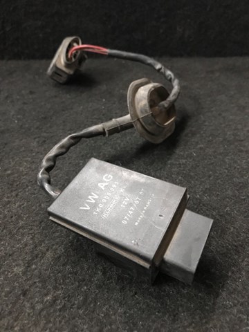 Модуль (блок) управління паливного насоса 1K0906093F VAG