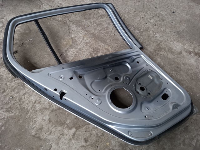 Двері задні 1K6833311 VAG