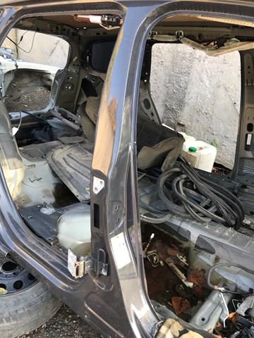 Отвір передніх правих дверей 3AF809836 VAG