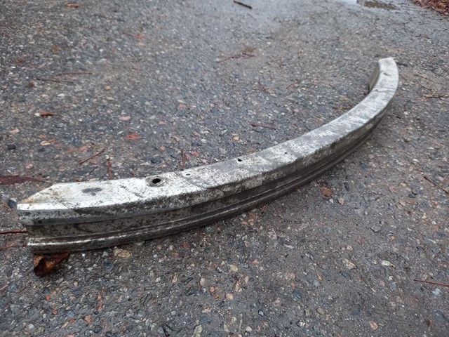 Швелер переднього бампера 3B0807113 VAG