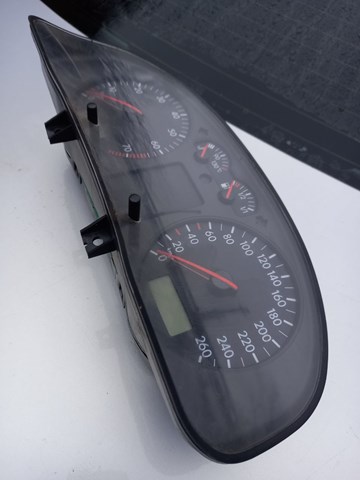 Приладова дошка-щиток приладів 3B0919861B VAG