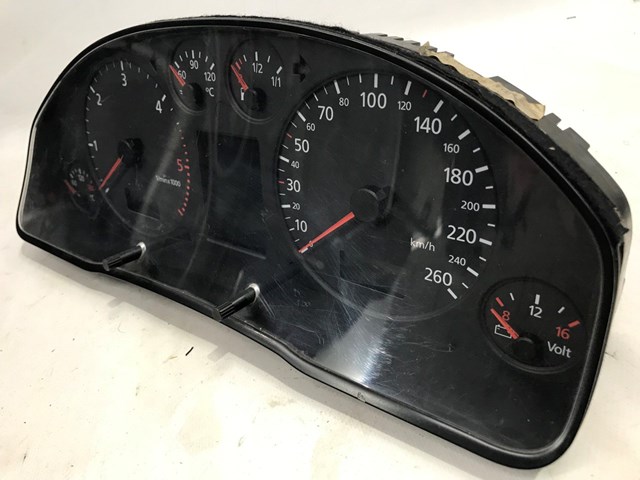 Приладова дошка-щиток приладів 4B0920930K VAG