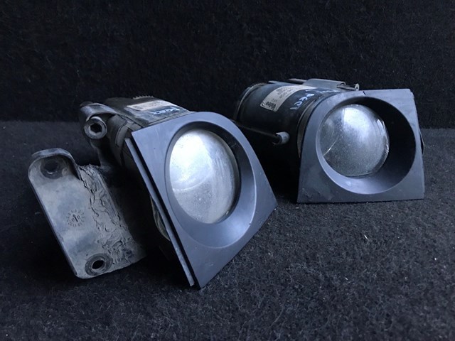 Туманка права 4D0941700 VAG
