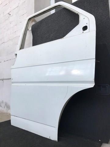 Водійські двері 701831055H VAG