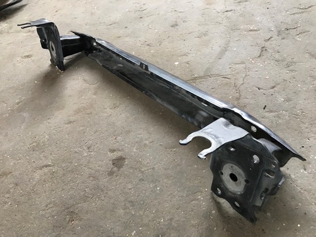 Підсилювач бампера переднього 7L0807109E VAG