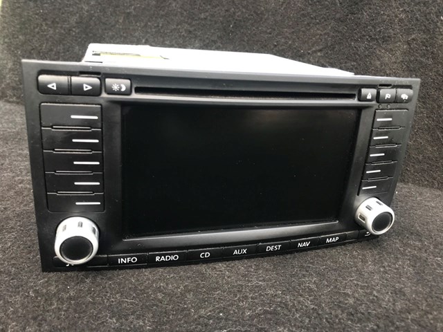 Автомобільна магнітола 7L6035191R VAG
