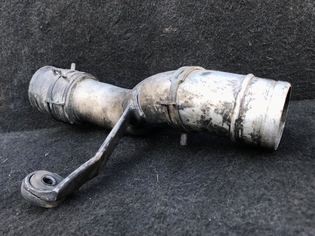 Патрубок повітряний, вихід повітряного фільтра 7L6129654B VAG