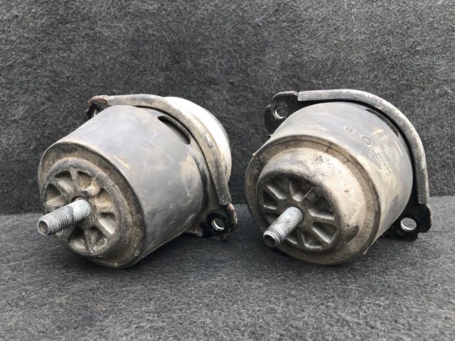 Подушка (опора) двигуна лів./прав. 7L6199131 VAG