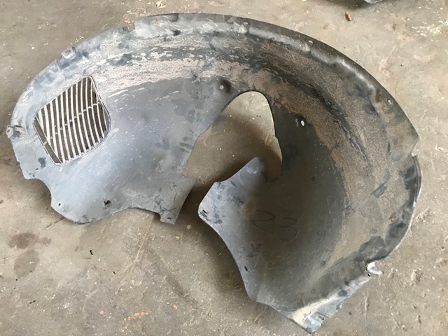 Підкрилок передній лівий 7L6809961F VAG