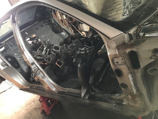 Дах кабіни (кузова) 8D5817111 VAG