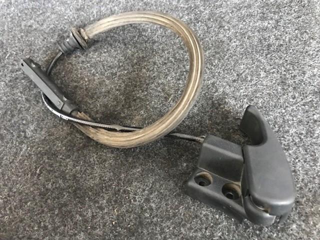Трос відкриття капота, передній 8P0823535B VAG