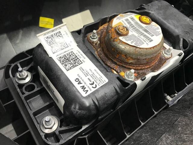 Подушка безпеки пасажира 8V0880204F VAG