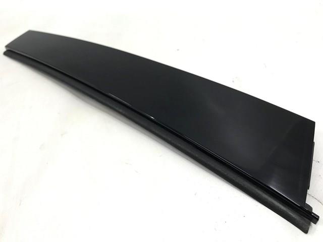 Накладка задньої двері, лівої, вертикальна 8W0839901 VAG