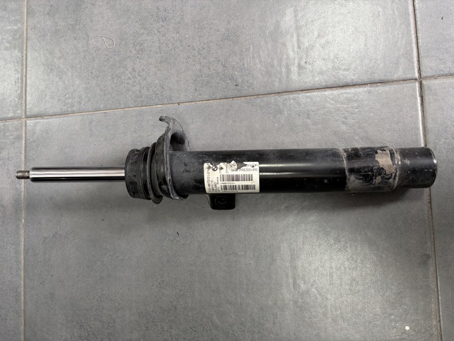 Стійка передня 31316862171 BMW