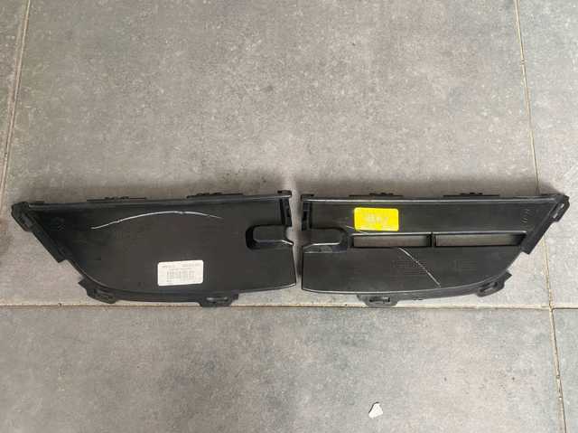 Решітка переднього бампера, нижня 51117459520 BMW
