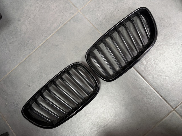 Решітка радіатора 51137295521 BMW