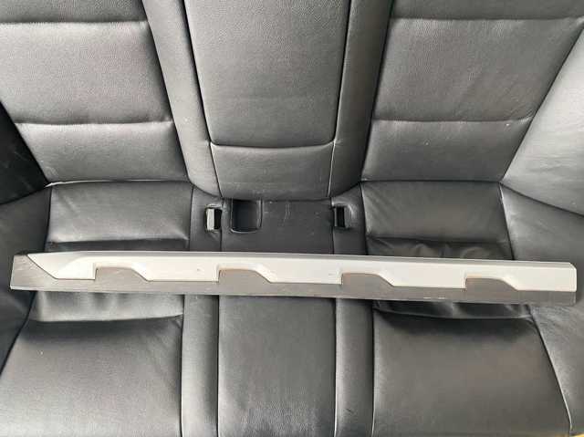 Молдинг передньої лівої двері, нижній 51138499209 BMW